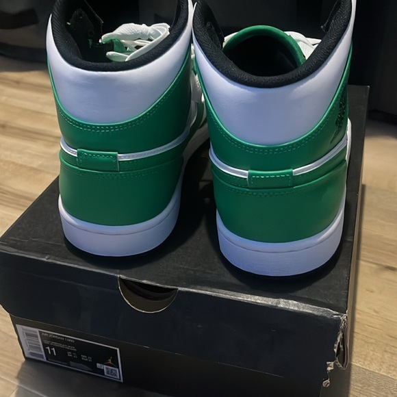 Jordan 1 Mid Lucky Green - Picture 2 of 6